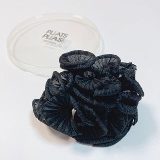 プリーツプリーズイッセイミヤケ(PLEATS PLEASE ISSEY MIYAKE)の自己紹介👀✅激レア コサージュ(黒)プリーツプリーズ正規品(ブローチ/コサージュ)