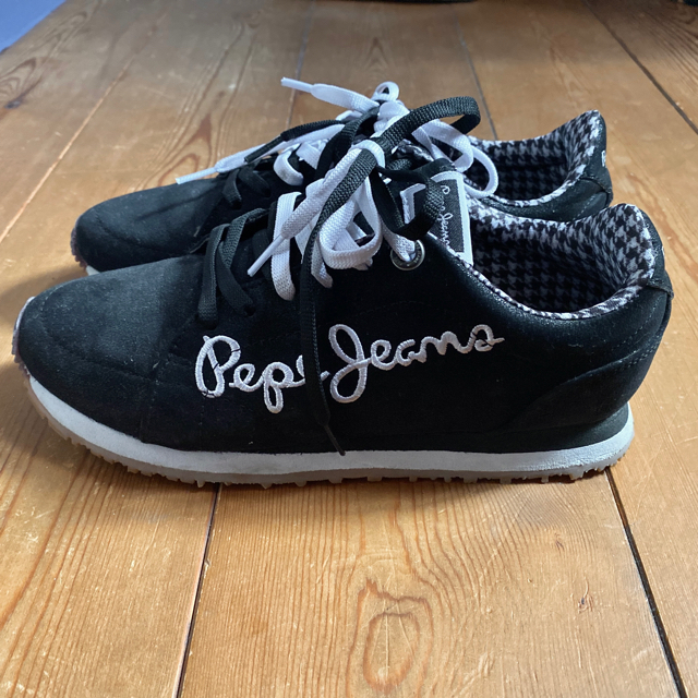 Pepe Jeans(ペペジーンズ)の《美品》Pepe jeans スニーカー/レディース　24 cm レディースの靴/シューズ(スニーカー)の商品写真