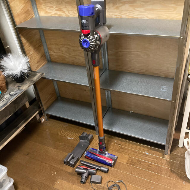 Dyson - ダイソン Dyson V8 Fluffy SV10（イエロー）の通販 by きらぼ