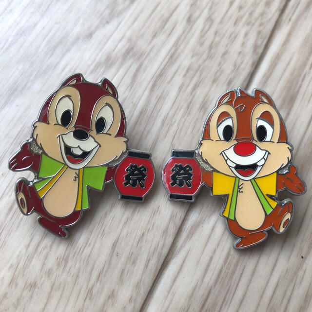 28 Dlr Disneyland アメリカ ピンバッジ チップ デール ディズニーランド ロゴ Chip And Dale Logo ピン 04年 新品 ブランドのギフト