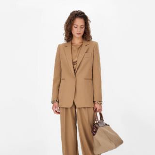 マックスマーラ(Max Mara)の3万円お値引き！結婚式、普段使いにも！マックスマーラ  ジャケットパンツスーツ(セット/コーデ)