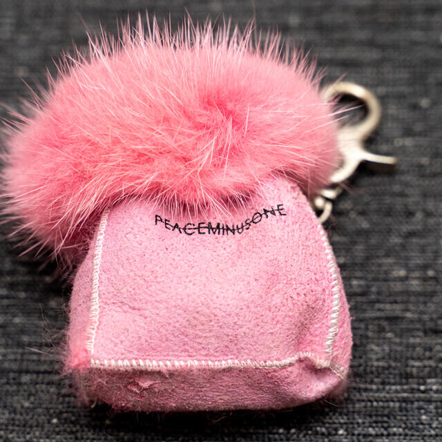 PMO fur case peaceminusone タバコケース GD ピンク - タバコグッズ