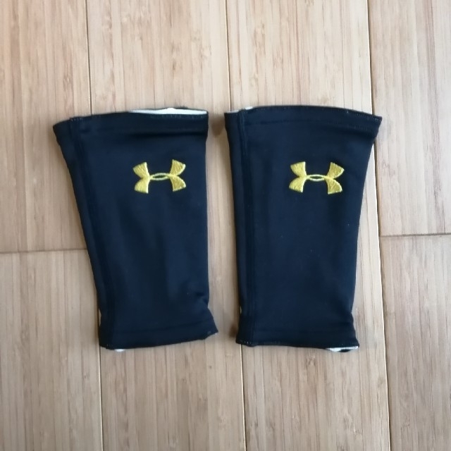 UNDER ARMOUR(アンダーアーマー)のアンダーアーマー　アームカバー　黒/白　リバーシブル メンズのメンズ その他(その他)の商品写真