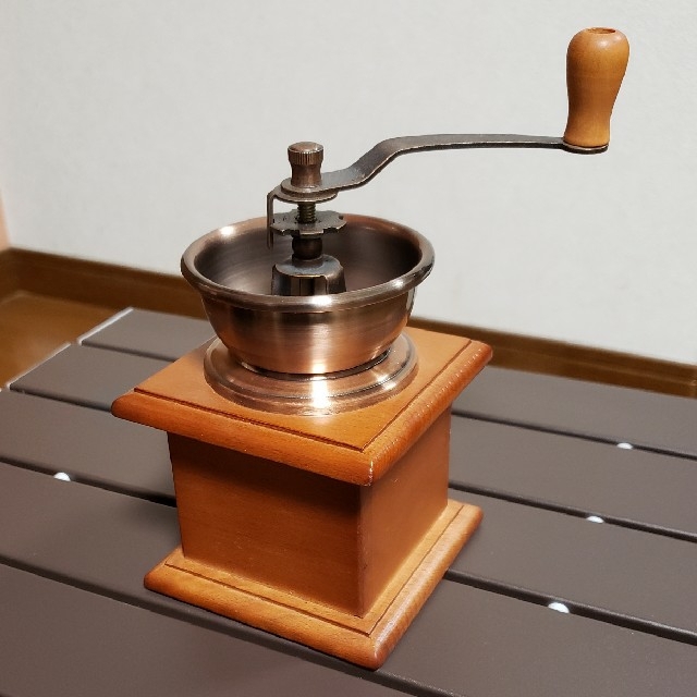 レトロ コーヒーミル 手動 スポーツ/アウトドアのアウトドア(調理器具)の商品写真