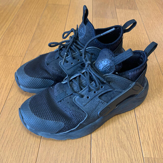 NIKE(ナイキ)のNIKE ハラチ【21㎝】 キッズ/ベビー/マタニティのキッズ靴/シューズ(15cm~)(スニーカー)の商品写真