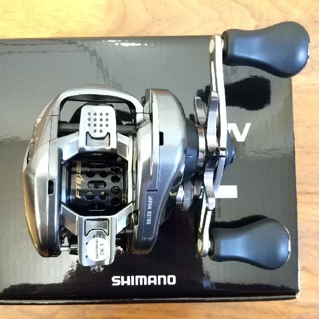 SHIMANO(シマノ)の「ケン様専用」シマノ アルデバラン BFS LEFT スポーツ/アウトドアのフィッシング(リール)の商品写真