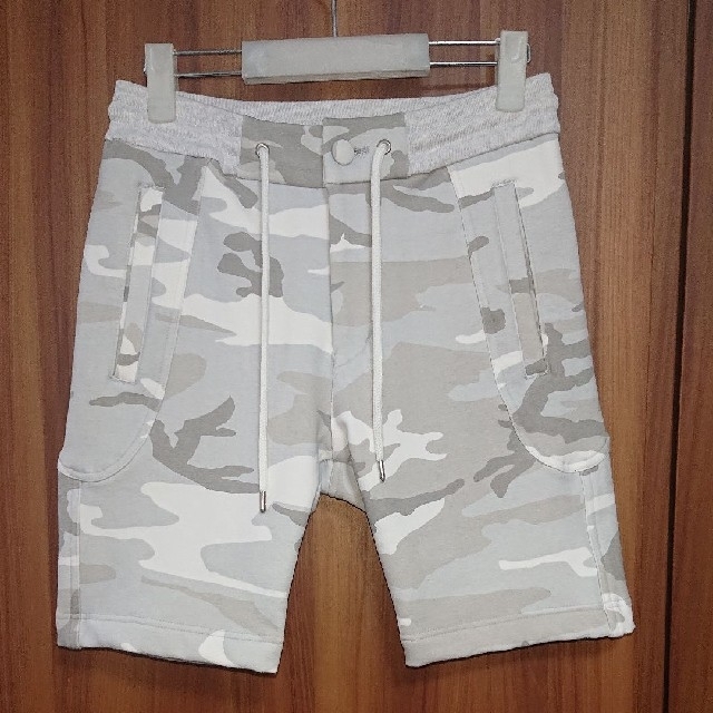 AKM - 未使用品 AKM 最強スエット ショートパンツ 1PIU1UGUALE3 wjkの
