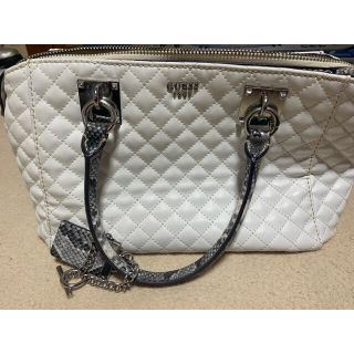 ゲス(GUESS)のGUESS ハンドバッグ（ショルダーバッグ）(ショルダーバッグ)