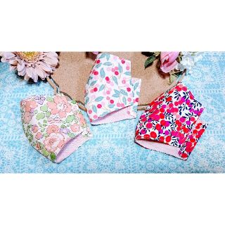 アカリ様専用３枚「リバティプリント」を用いたハンドメイド インナーマスク(外出用品)