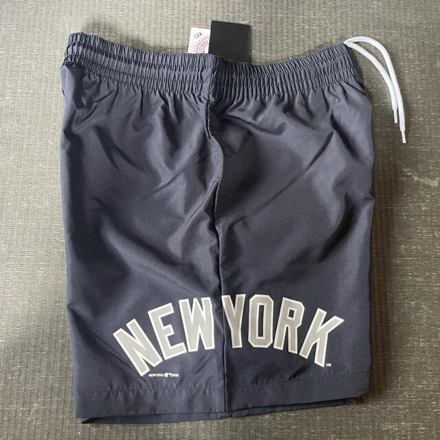 NEW ERA(ニューエラー)のnewera  eric emanuel shorts メンズのパンツ(ショートパンツ)の商品写真