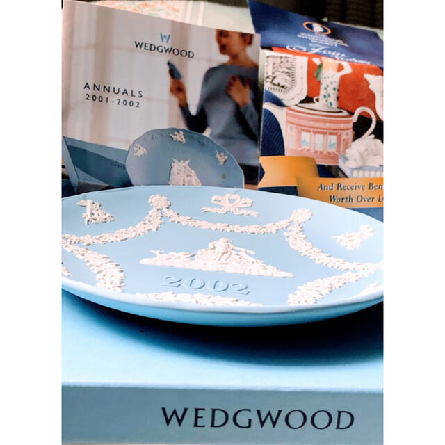 WEDGWOOD(ウェッジウッド)の【美品】WEDGWOOD ウェッジウッド⭐️イヤープレート 2002 インテリア/住まい/日用品のインテリア小物(置物)の商品写真