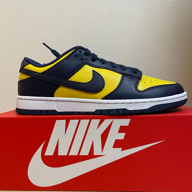 NIKE(ナイキ)のNIKE DUNK LOW MICHIGAN 28.5cm ダンク ミシガン メンズの靴/シューズ(スニーカー)の商品写真