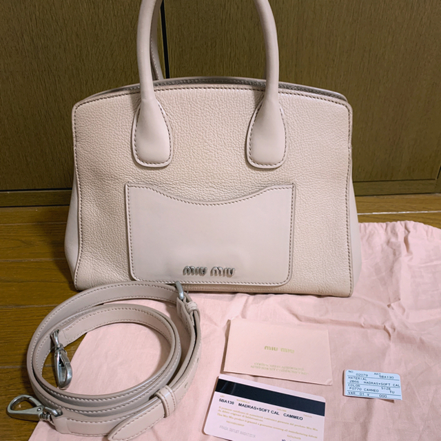 miumiu - 美品⭐︎miumiu マドラス ソフトカーフ ハンドバッグ