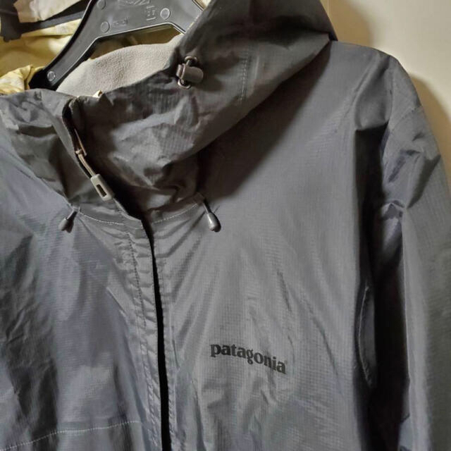 patagonia(パタゴニア)の【期間限定大特価】Patagonia パタゴニア　ナイロンジャケットグレー良品 メンズのジャケット/アウター(ナイロンジャケット)の商品写真