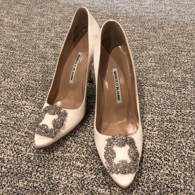 卸し売り購入 MANOLO BLAHNIK - Manolo Blahnikのホワイトパンプス