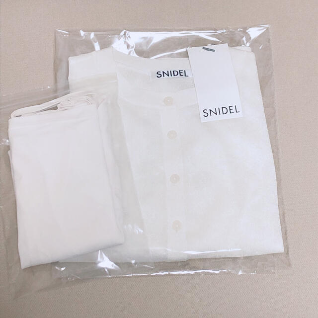 SNIDEL(スナイデル)のスナイデル　スパークルシアーハーフスリーブカーディガン レディースのトップス(カーディガン)の商品写真