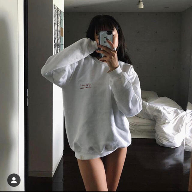 GYDA(ジェイダ)のjuemi ジュエミ maccic typo sweat ホワイト レディースのトップス(トレーナー/スウェット)の商品写真