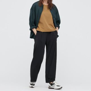 ユニクロ(UNIQLO)のストレートパンツ　ユニクロ(クロップドパンツ)