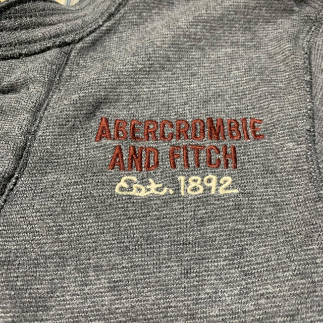 Abercrombie&Fitch(アバクロンビーアンドフィッチ)のアバクロ　メンズヘンリーネックロンT メンズのトップス(Tシャツ/カットソー(七分/長袖))の商品写真