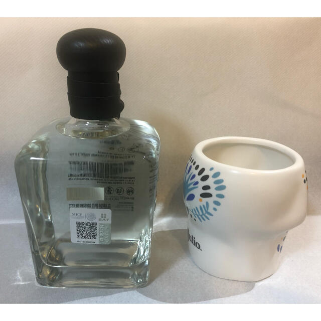 テキーラ 死者の日限定品 Don Julio ドンフリオ 70周年記念ボトル テキーラ 死者の日限定品 Don Julio ドンフリオ 70周年記念ボトル