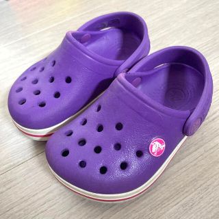 クロックス(crocs)のcrocs パープル　4C５　12〜13cm(サンダル)