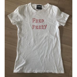 フレッドペリー(FRED PERRY)のFREDPERRY×BELLAFREUDロゴTシャツ(Tシャツ(半袖/袖なし))