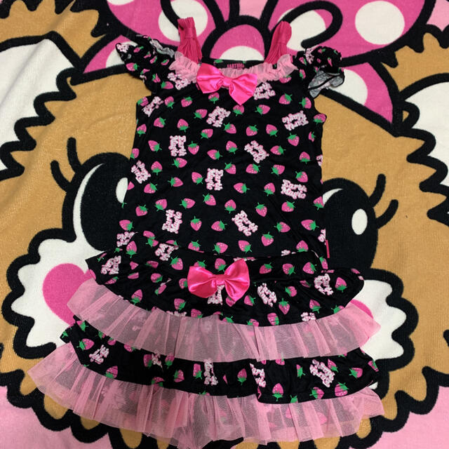 EARTHMAGIC(アースマジック)のアースマジック♡いちごセットアップ キッズ/ベビー/マタニティのキッズ服女の子用(90cm~)(Tシャツ/カットソー)の商品写真