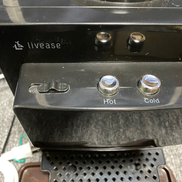 livease　ペットボトル式コンパクトウォーターサーバー　／リヴィーズ