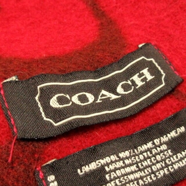 COACH(コーチ)のコーチ マフラー - レッド×ボルドー レディースのファッション小物(マフラー/ショール)の商品写真