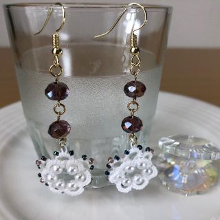 【値下げしました！】手作り　花　ビーズ　ダディングレース　ピアス　アクセサリー(ピアス)