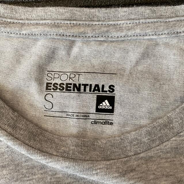 adidas(アディダス)のadidas アディダス  グレー　Tシャツ メンズのトップス(Tシャツ/カットソー(半袖/袖なし))の商品写真