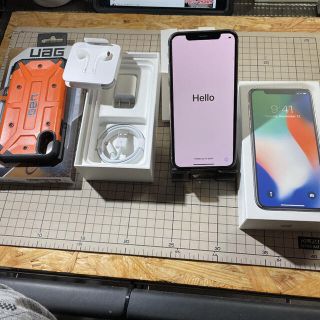 中古iPhone X SIMホワイト UAGケース付き ロック解除済み(スマートフォン本体)