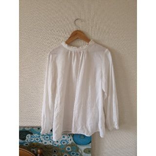 ネストローブ(nest Robe)の美品。ネストローブ　スタンドフリルブラウス(シャツ/ブラウス(長袖/七分))