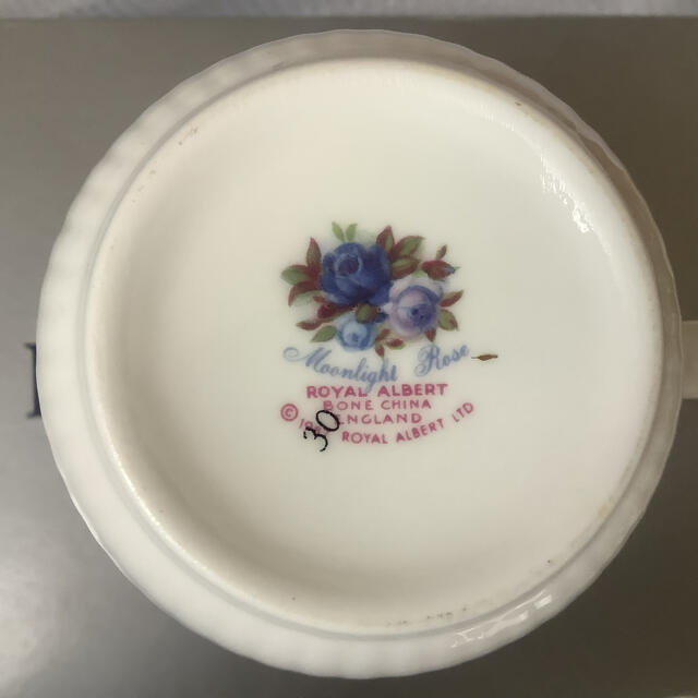 ROYAL ALBERT(ロイヤルアルバート)のROYAL ALBERT (ロイヤルアルバート)マグカップペア[新品・未使用] インテリア/住まい/日用品のキッチン/食器(食器)の商品写真