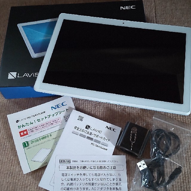 NEC(エヌイーシー)のNEC LAVIE Tab E PC-TE410JAWタブレット スマホ/家電/カメラのPC/タブレット(タブレット)の商品写真