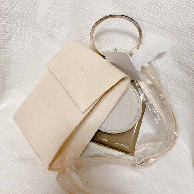 しまむら(シマムラ)のしまむら　3連マルチショルダー　ホワイト レディースのバッグ(ショルダーバッグ)の商品写真