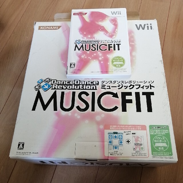 Wii ダンスダンスレボリューション　マットとソフトのセット