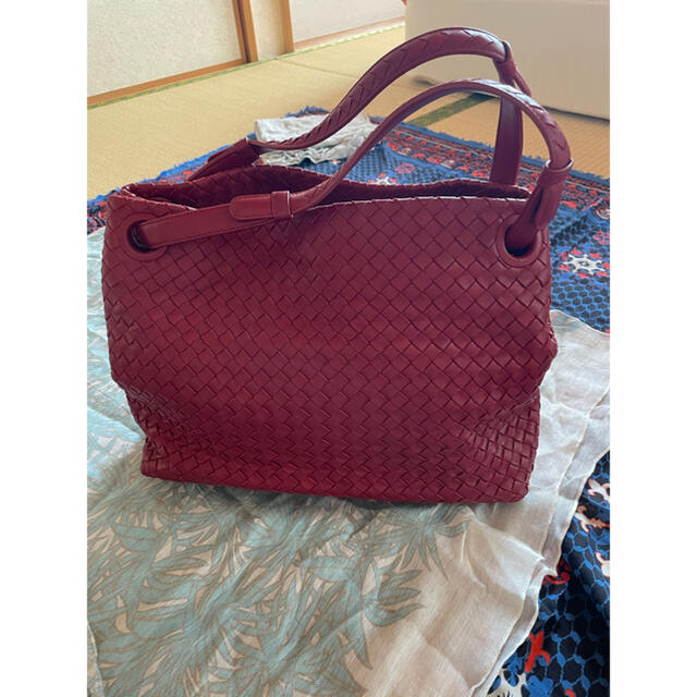 ハンドバッグBOTTEGA VENETA ボッテガヴェネタガルダ レッド イントレチャート