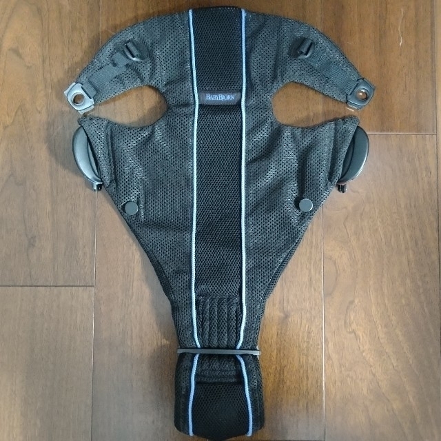 BABYBJORN(ベビービョルン)の■yappさま専用\(´∀`)♪■ベビービョルン■抱っこ紐■黒■ キッズ/ベビー/マタニティの外出/移動用品(抱っこひも/おんぶひも)の商品写真