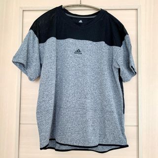 アディダス(adidas)のadidas Tシャツ(トレーニング用品)