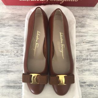 フェラガモ(Ferragamo)のフェラガモ　ヴァラ　リボンパンプス(ハイヒール/パンプス)