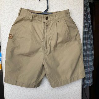 フェールラーベン(FJALL RAVEN)のレディース　ショートパンツ　新品　フェールラーベン社　山ガール　海に　街に(ショートパンツ)