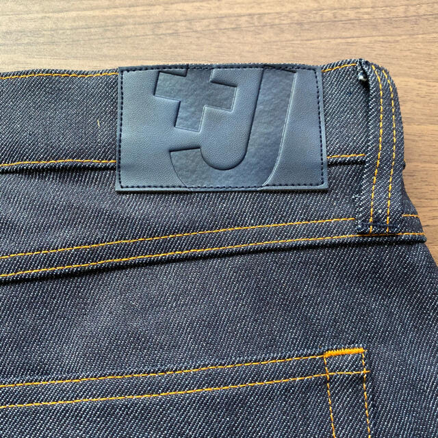 UNIQLO(ユニクロ)のユニクロ　+J セルビッジストレートジーンズ　29 レディースのパンツ(デニム/ジーンズ)の商品写真