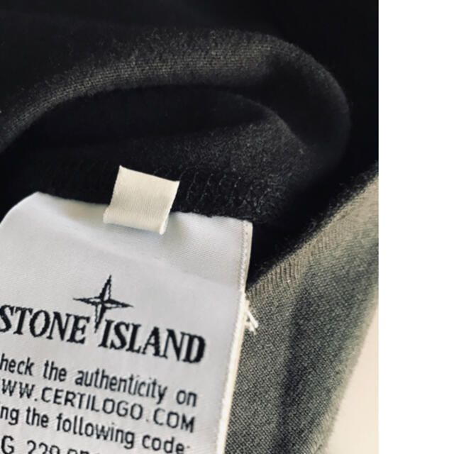STONE ISLAND(ストーンアイランド)のSTONE ISLAND ヘビーウェイトコットンクルーネックL/Sカットソー メンズのトップス(Tシャツ/カットソー(七分/長袖))の商品写真