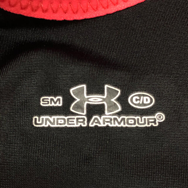 UNDER ARMOUR(アンダーアーマー)のアンダーアーマー☆スポーツブラ スポーツ/アウトドアのトレーニング/エクササイズ(トレーニング用品)の商品写真
