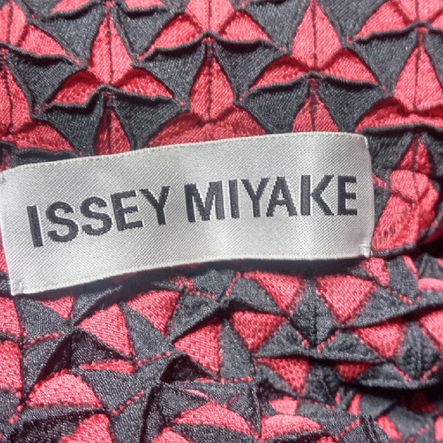 ISSEY MIYAKE(イッセイミヤケ)の専用様　イッセイミヤケコート レディースのジャケット/アウター(チェスターコート)の商品写真