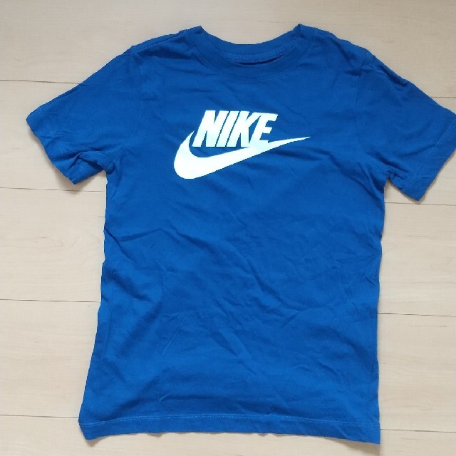 NIKE(ナイキ)のNIKE Tシャツ キッズ/ベビー/マタニティのキッズ服男の子用(90cm~)(Tシャツ/カットソー)の商品写真