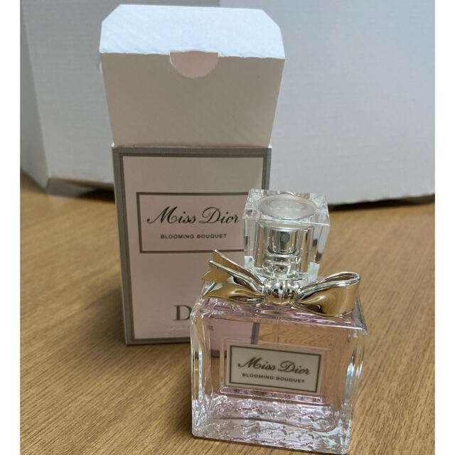 Christian Dior(クリスチャンディオール)のクリスチャンディオール ブルーミングブーケ50ml コスメ/美容の香水(香水(女性用))の商品写真