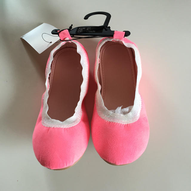 H&M(エイチアンドエム)のフラットシューズ キッズ/ベビー/マタニティのキッズ靴/シューズ(15cm~)(スニーカー)の商品写真