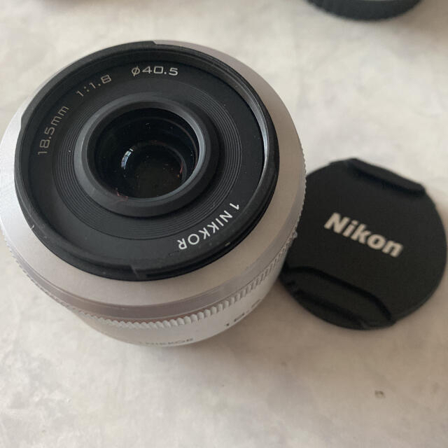 Nikon(ニコン)のNikon j5 WLKSL スマホ/家電/カメラのカメラ(デジタル一眼)の商品写真